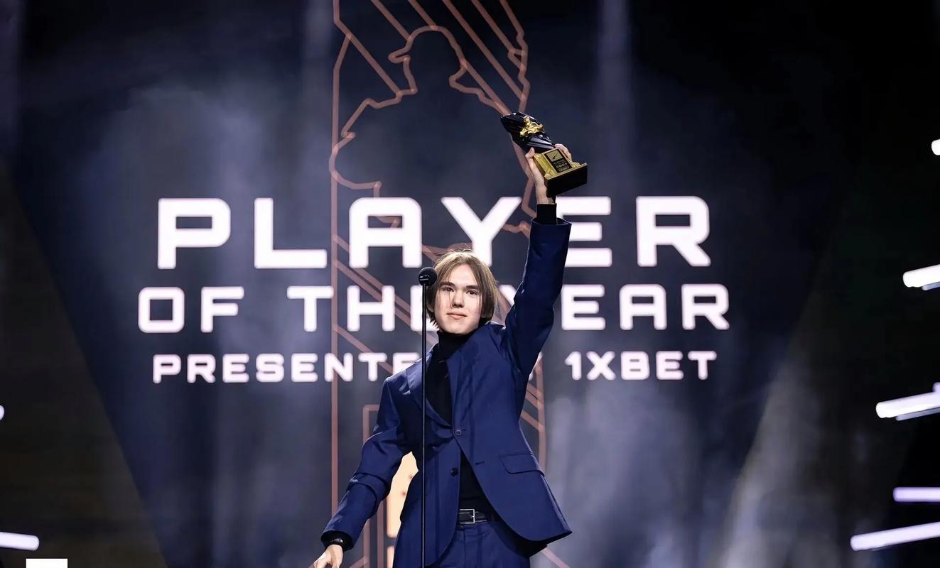 NAVI vs Imperial , and B8 vs Fnatic — StarLadder布达佩斯Major 2025第二轮的种子赛